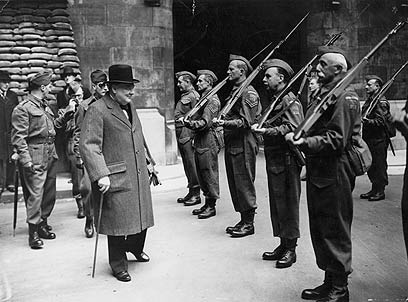 ווינסטון צ'רצ'יל בימי מלחמת העולם השנייה (צילום: Getty Images imagebank) (צילום: Getty Images imagebank)