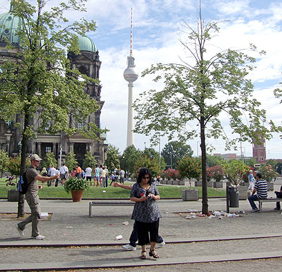 התיירים באים לבילוי לילי וסוער. ברלין (צילום: יוסף ג'קסון) (צילום: יוסף ג'קסון)