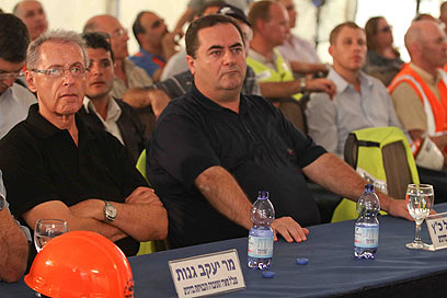שר התחבורה, ישראל כץ, ומנכ"ל משרדו לשעבר, יעקב גנות (צילום: אוהד צויגנברג) (צילום: אוהד צויגנברג)