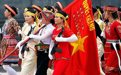 ממושמעים וחרוצים, אזרחי וייטנאם (צילום: רויטרס) (צילום: רויטרס)