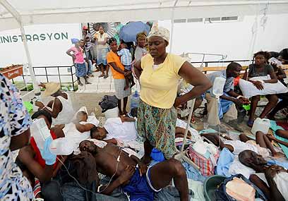 חולים בכולירה בהאיטי. 6,200 מתו, האו"ם הואשם (צילום: AFP) (צילום: AFP)