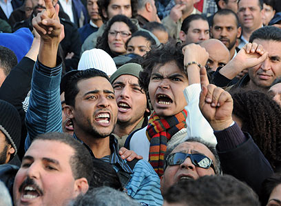 הפגנות מחאה בתוניסיה (צילום: AP) (צילום: AP)
