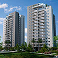 Yavne. Ongoing trend of building both large and small flats 