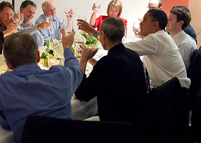 אובמה, ג'ובס וחברים (צילום: The White House, Pete Souza ) (צילום: The White House, Pete Souza )