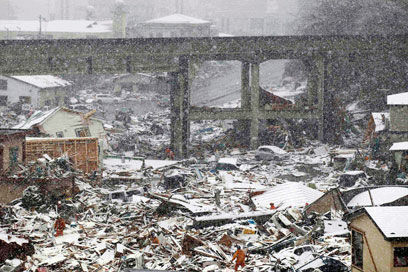 ההרס שהותיר אשתקד הצונאמי ביפן (צילום: AP) (צילום: AP)
