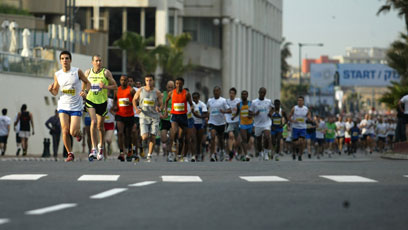 כבר מהשעה 20:00 אמש ייסגרו צירי המרוץ. מרתון תל-אביב אשתקד (צילום: יועד כהן) (צילום: יועד כהן)