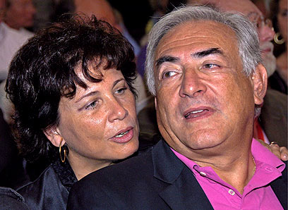 שטראוס קאהן ואשתו אן סינקלייר (צילום: EPA) (צילום: EPA)