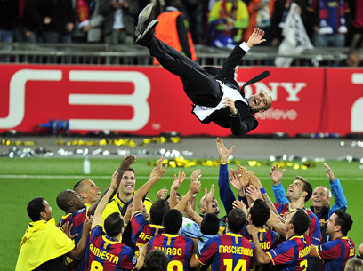 "זו הייתה התקופה הטובה בהיסטוריה של ברצלונה". פפ לאחר הזכייה בצ'מפיונס ב-2011 (צילום: AFP) (צילום: AFP)