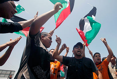'Third intifada might hurt the economy' (Photo: Reuters)
