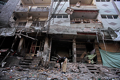 זירת פיגוע בפקיסטן. מוקד המלחמה בטרור (צילום: AP) (צילום: AP)