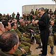 ברק עם חיילי מילואים, היום בצאלים