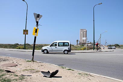 זירת התאונה בתל אביב (צילום: דנה קופל) (צילום: דנה קופל)