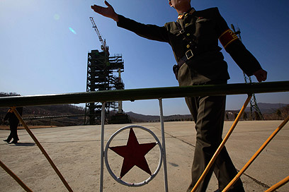 "שלום גם לך, ברוך הבא לצפון קוריאה" (צילום: AP) (צילום: AP)