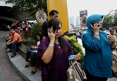רעש האדמה באינדונזיה. אזרחים מבוהלים (צילום: AP) (צילום: AP)