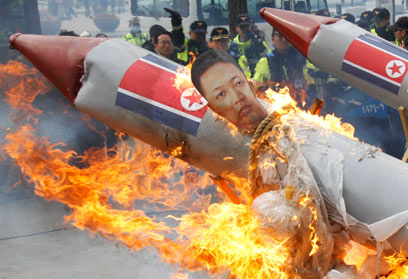 קים ג'ונג און "משוגר" בדרום קוריאה (צילום: רויטרס) (צילום: רויטרס)
