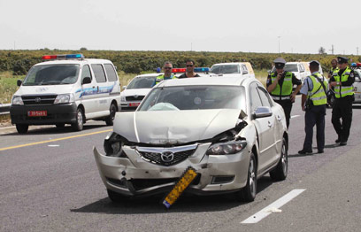 עצר באמצע הכביש אחרי תאונה קלה - ונהרג (צילום: עידו ארז) (צילום: עידו ארז)