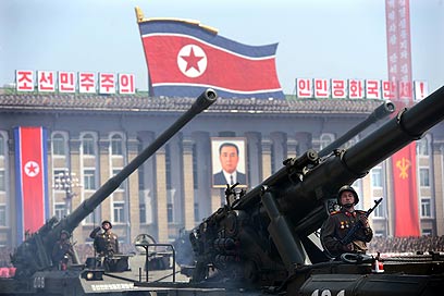 מפגן הכוח של צפון-קוריאה, היום (צילום: AFP) (צילום: AFP)
