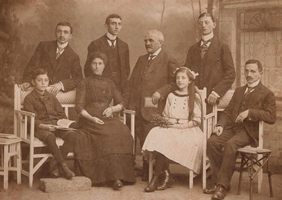 משפחת בכרך בגרמניה, התמונה מ-1908/9 ()
