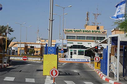 מסוף טאבה. רוב החוצים תיירים או ערבים ישראלים (צילום: יאיר שגיא, "ידיעות אחרונות") (צילום: יאיר שגיא, 