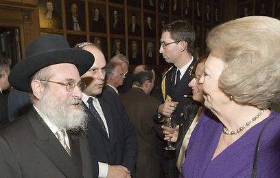 Rabbi Jacobs with Queen Beatrix