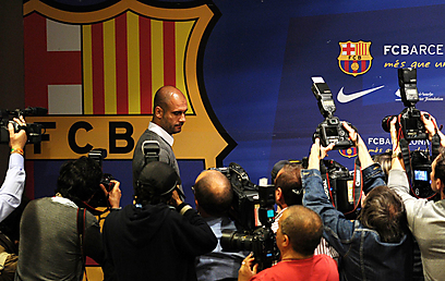 "אני עוזב כשמו שראוי לעזוב מאמן ברצלונה". גווארדיולה (צילום: AFP) (צילום: AFP)