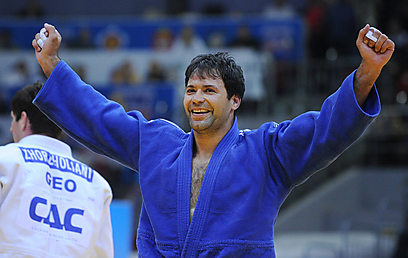 זאבי חוגג את הזהב באליפות אירופה 2012. יחגוג גם בלונדון? (צילום: AFP) (צילום: AFP)