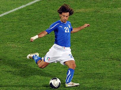 תשעה שערים ב-82 הופעות. פירלו במדי איטליה (צילום: גטי אימג'ס) (צילום: גטי אימג'ס)