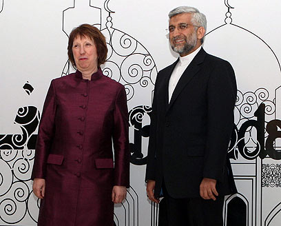 EU's Ashton with Iran negotiator Jalili (Photo: EPA) (EPA)