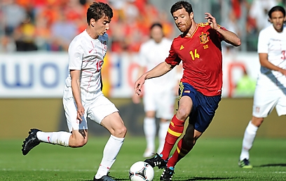 צ'אבי אלונסו מול סרביה. ספרד עדיין לא בשיאה (צילום: גטי אימאג'ס) (צילום: גטי אימאג'ס)