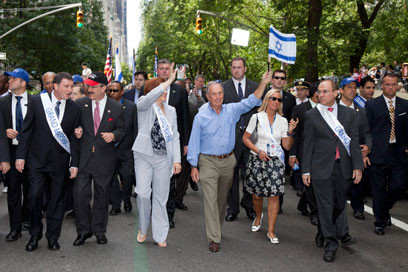 ראש העיר מייקל בלומברג מוביל את המצעד (צילום: שחר עזרן) (צילום: שחר עזרן)