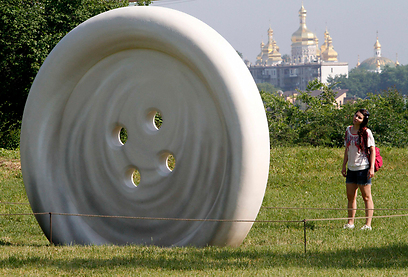 "רגע, לזה מתכוונים כשאומרים גלגל ענק?" (צילום: רויטרס) (צילום: רויטרס)