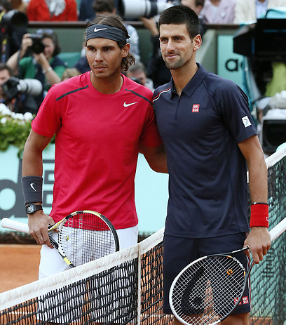 נאדאל וג'וקוביץ' רגע לפני הגמר. מי ייקח את כל הקופה? (צילום: AFP) (צילום: AFP)