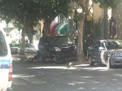 ניסיון חיסול בצהרי היום. רכבו של אלפרון אחרי הפיצוץ