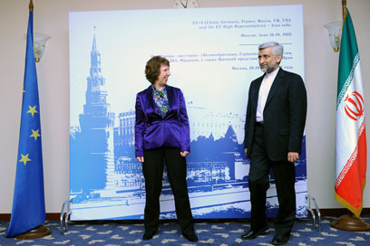 הנציג האיאני ג'לילי ושרת החוץ האירופית אשטון היום במוסקבה (צילום: AFP) (צילום: AFP)