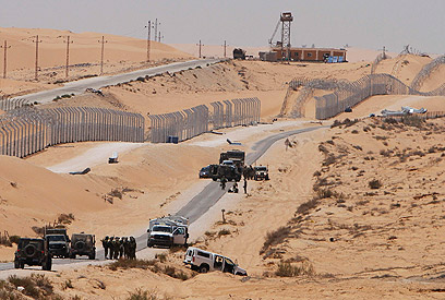 הגדר בגבול המצרי (צילום: רויטרס) (צילום: רויטרס)