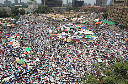 הפגנה מצרית בכיכר תחריר (צילום: EPA) (צילום: EPA)
