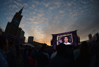 ליהנות מהאולימפיאדה גם בלי כרטיסים. מסכי ענק, איך לא (צילום: AFP) (צילום: AFP)