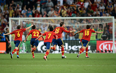 ספרד מנצחת בפנדלים בחצי גמר יורו 2012 (צילום: AFP) (צילום: AFP)