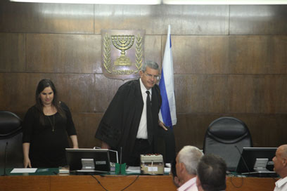 השופט דוד רוזן בבית המשפט (צילום: מוטי קמחי) (צילום: מוטי קמחי)