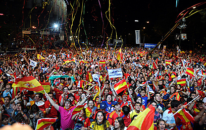 אוהדי ספרד יודעים: חזינו בהיסטוריה (צילום: AFP) (צילום: AFP)