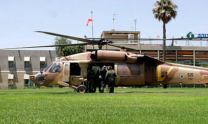 פצועי האירוע במנחת המסוקים של בית החולים (צילום: אליעד לוי) (צילום: אליעד לוי)