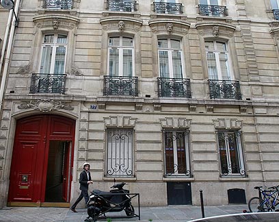 משרדיו של סרקוזי בפריז (צילום: AP) (צילום: AP)