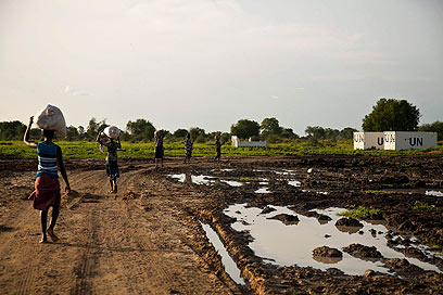 עמדת חלוקת מזון של האו"ם בדרום סודן (צילום: רויטרס) (צילום: רויטרס)