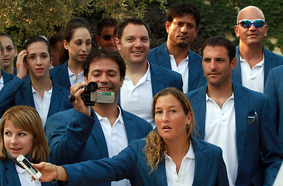 הספורטאים הישראלים נרגשים בבית הנשיא (צילום: חיים צח) (צילום: חיים צח)
