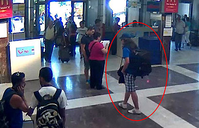 המחבל המתאבד בשדה התעופה בבורגס (צילום: AP) (צילום: AP)