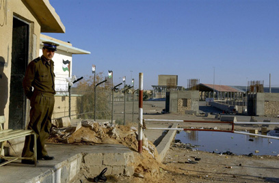 מעבר הגבול לעיראק (ארכיון) (צילום: EPA) (צילום: EPA)