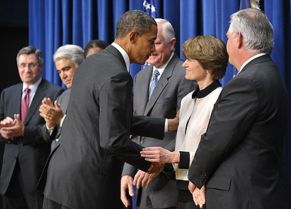 "סאלי הייתה גיבורה לאומית". אובמה וריד (צילום: AFP) (צילום: AFP)