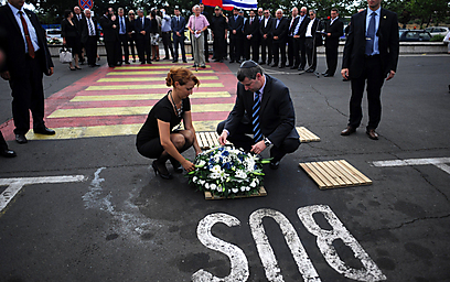 טקס זיכרון בבורגס בהשתתפות שר התיירות מיסז'ניקוב, היום (צילום: AFP) (צילום: AFP)