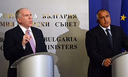 בוריסוב וברנן בסופיה, היום. "לא יכולנו למנוע" (צילום: AFP) (צילום: AFP)