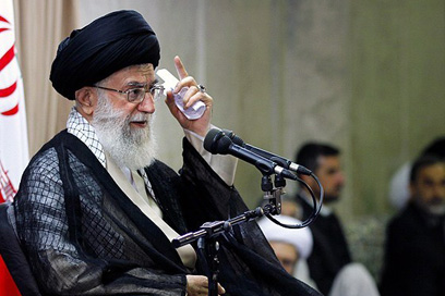 מנהיג איראן, עלי חמינאי. צריך דגש גדול יותר בתקשורת האמריקנית (צילום: פארס) (צילום: פארס)